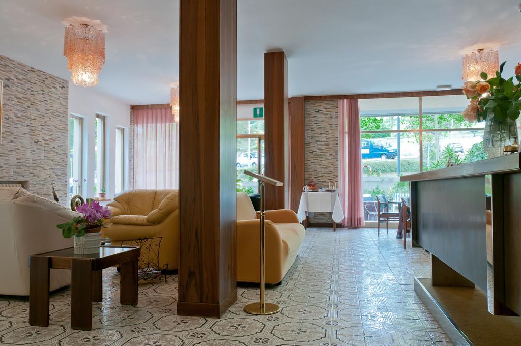 Albergo La Rosetta Кианчано Терме Екстериор снимка